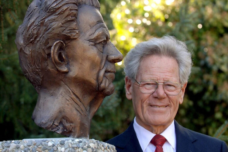 Theologian Hans Küng dies aged 93
