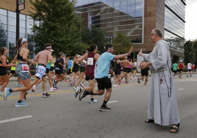 Chicago marathon fundraiser for the poor