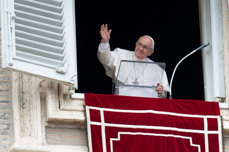 Pope says Kirill must not be ‘Putin’s altar boy’