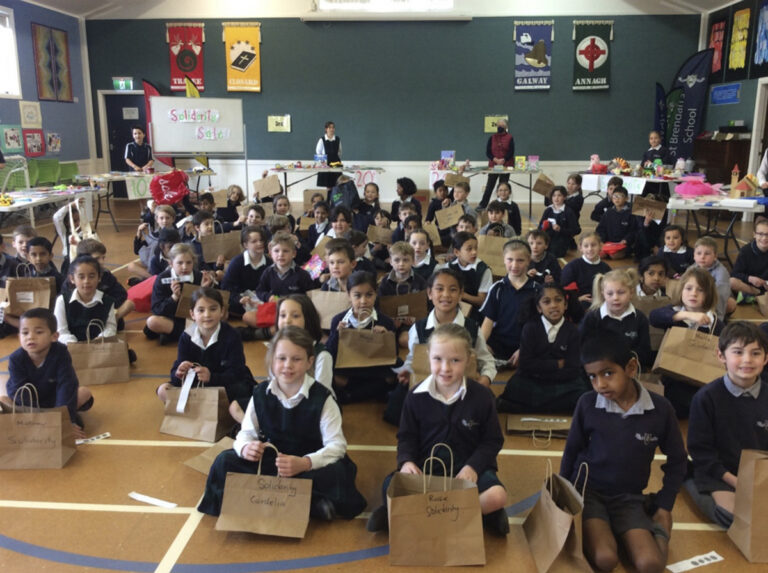 Solidarity toy and book sale for foodbank