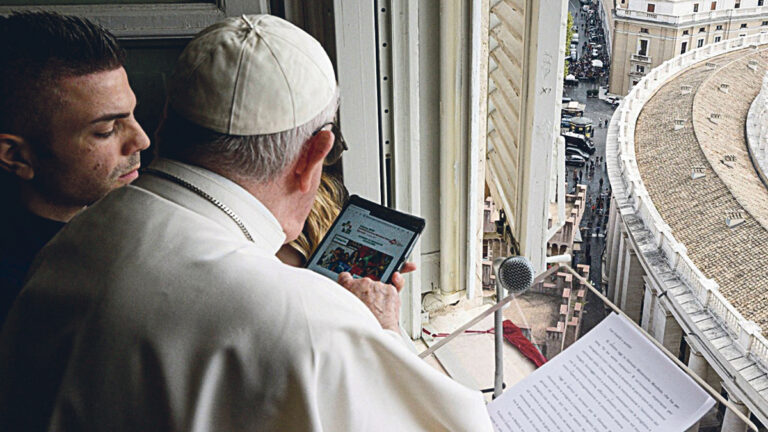 Pope Francis registers for the next World Youth Day in Lisbon