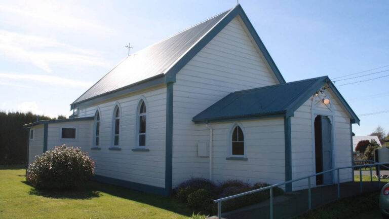 Historic last Mass at Renwick’s 115-year-old Catholic Church