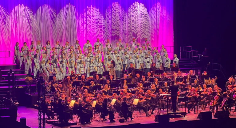 Colossal Signature Choir a huge cultural success