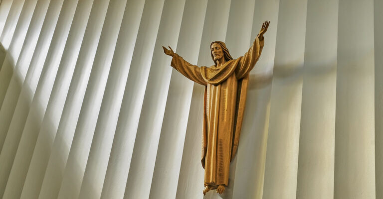 Heaven and earth rejoice. Alleluia!